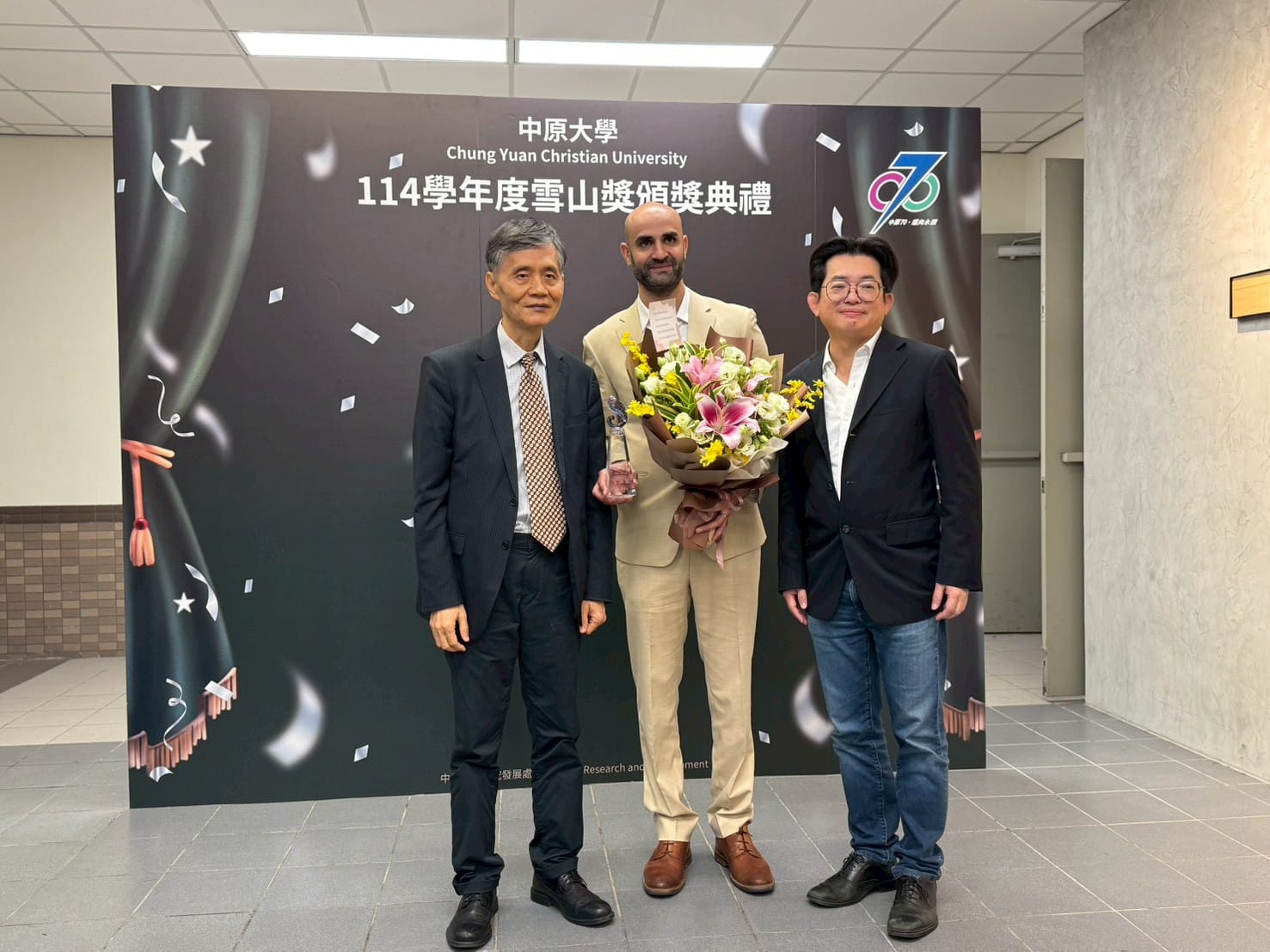 LINE_ALBUM_20251210_251210_96