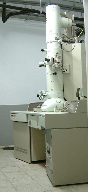 儀器-穿透式電子顯微鏡(TEM)